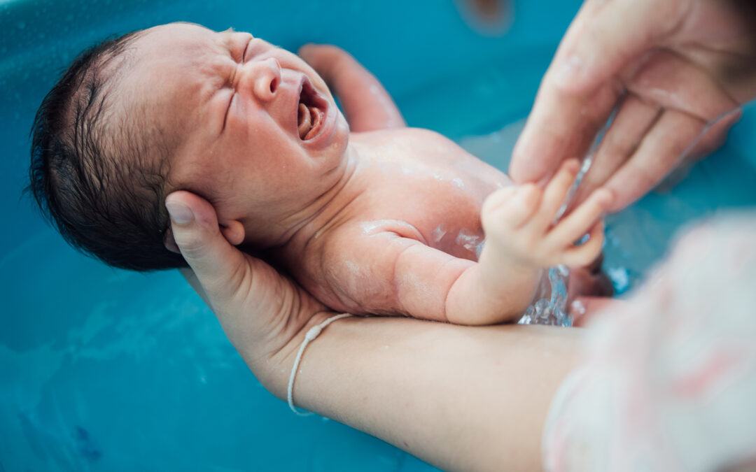 Experience the Gentle Transition: The Benefits of Water Birthing for Moms and Babies
